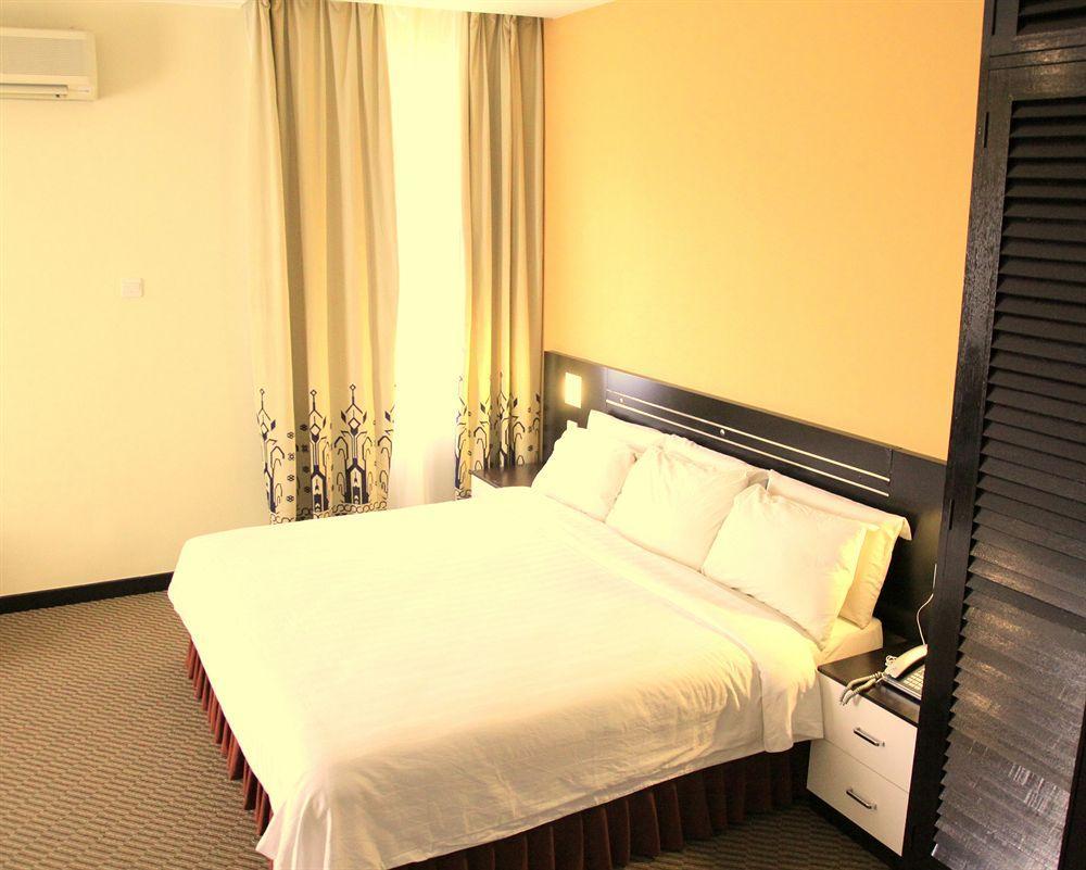Oyo 89692 Perkasa Hotel Tenom Zewnętrze zdjęcie
