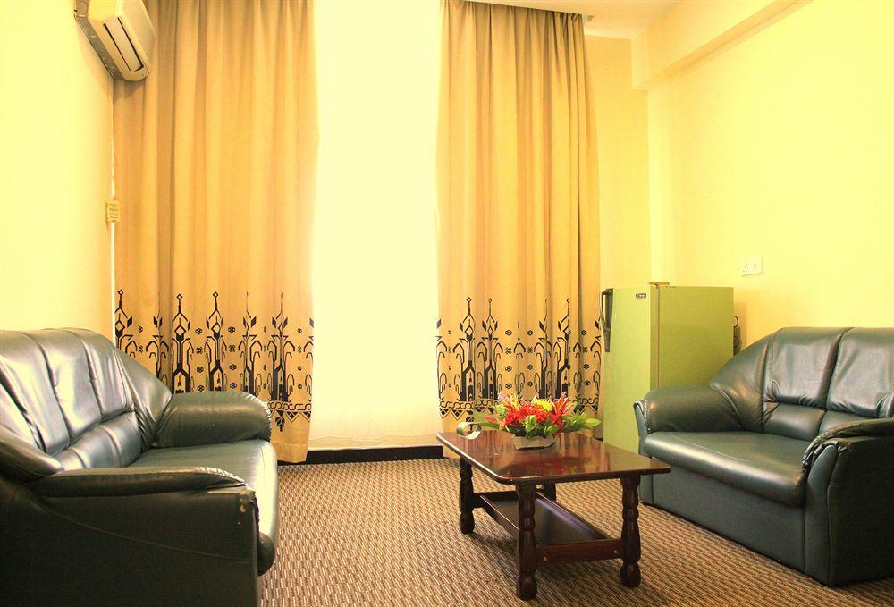 Oyo 89692 Perkasa Hotel Tenom Zewnętrze zdjęcie