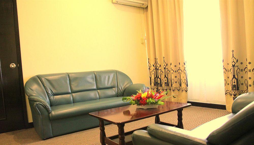 Oyo 89692 Perkasa Hotel Tenom Zewnętrze zdjęcie