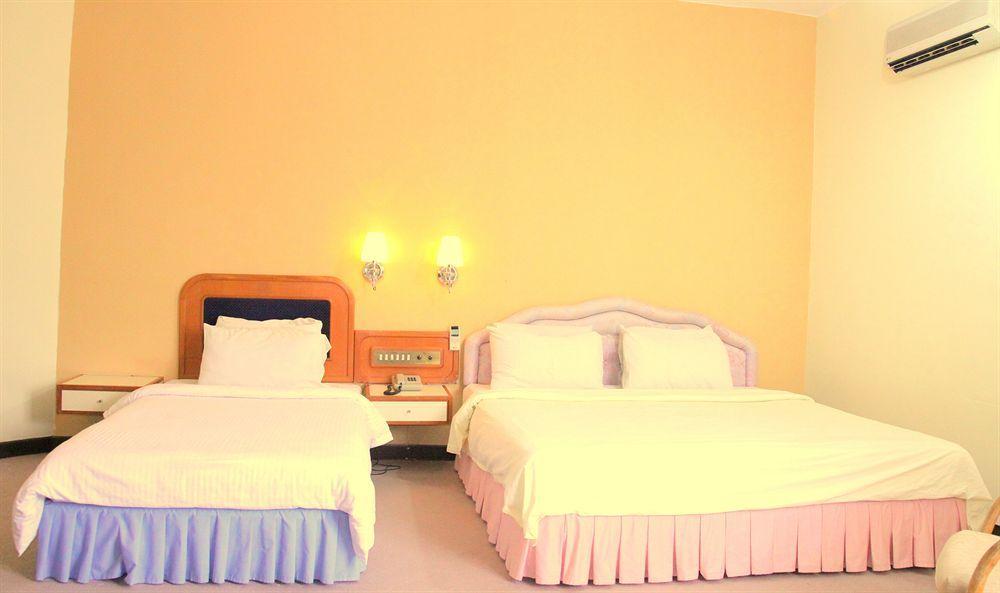 Oyo 89692 Perkasa Hotel Tenom Zewnętrze zdjęcie