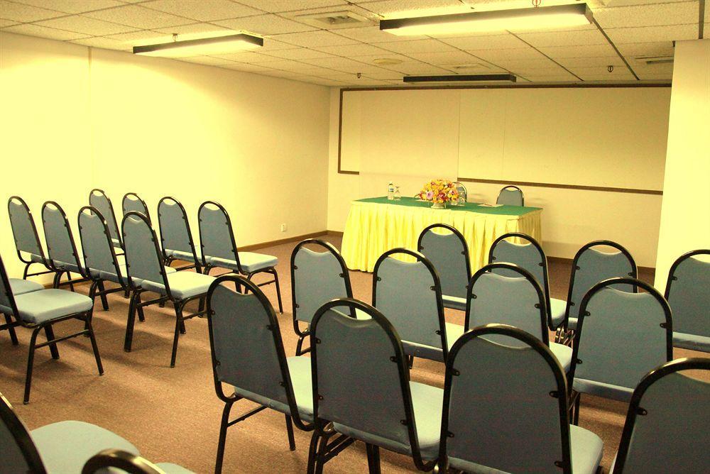 Oyo 89692 Perkasa Hotel Tenom Zewnętrze zdjęcie