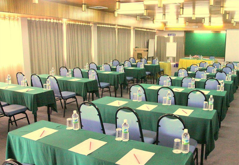 Oyo 89692 Perkasa Hotel Tenom Zewnętrze zdjęcie