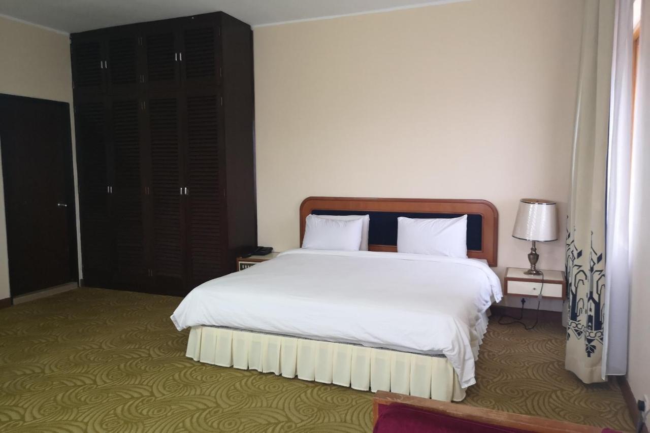 Oyo 89692 Perkasa Hotel Tenom Zewnętrze zdjęcie