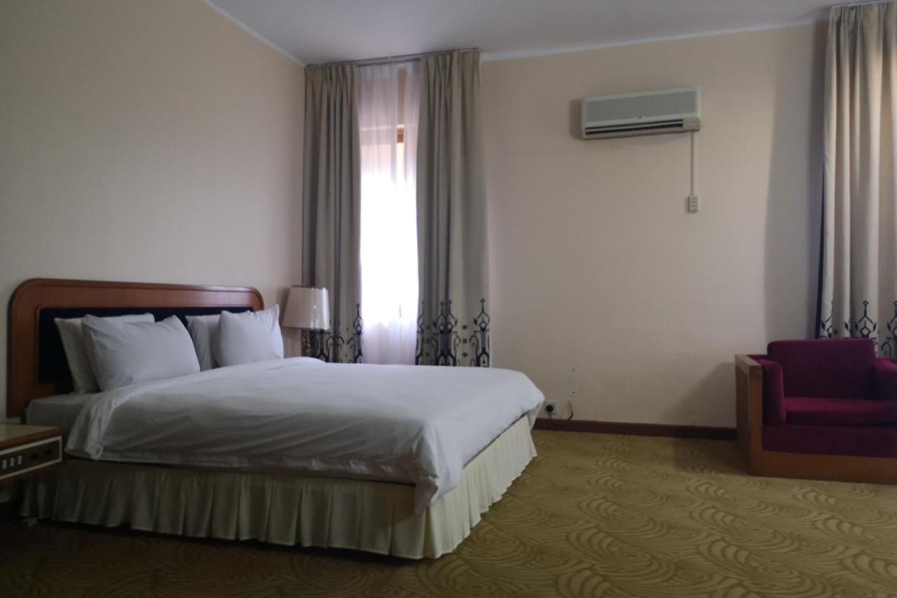 Oyo 89692 Perkasa Hotel Tenom Zewnętrze zdjęcie