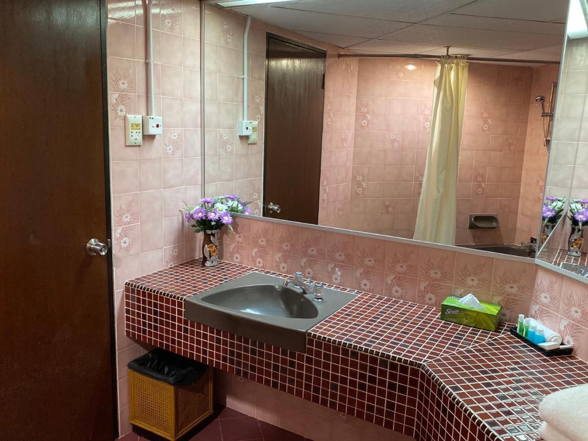 Oyo 89692 Perkasa Hotel Tenom Zewnętrze zdjęcie