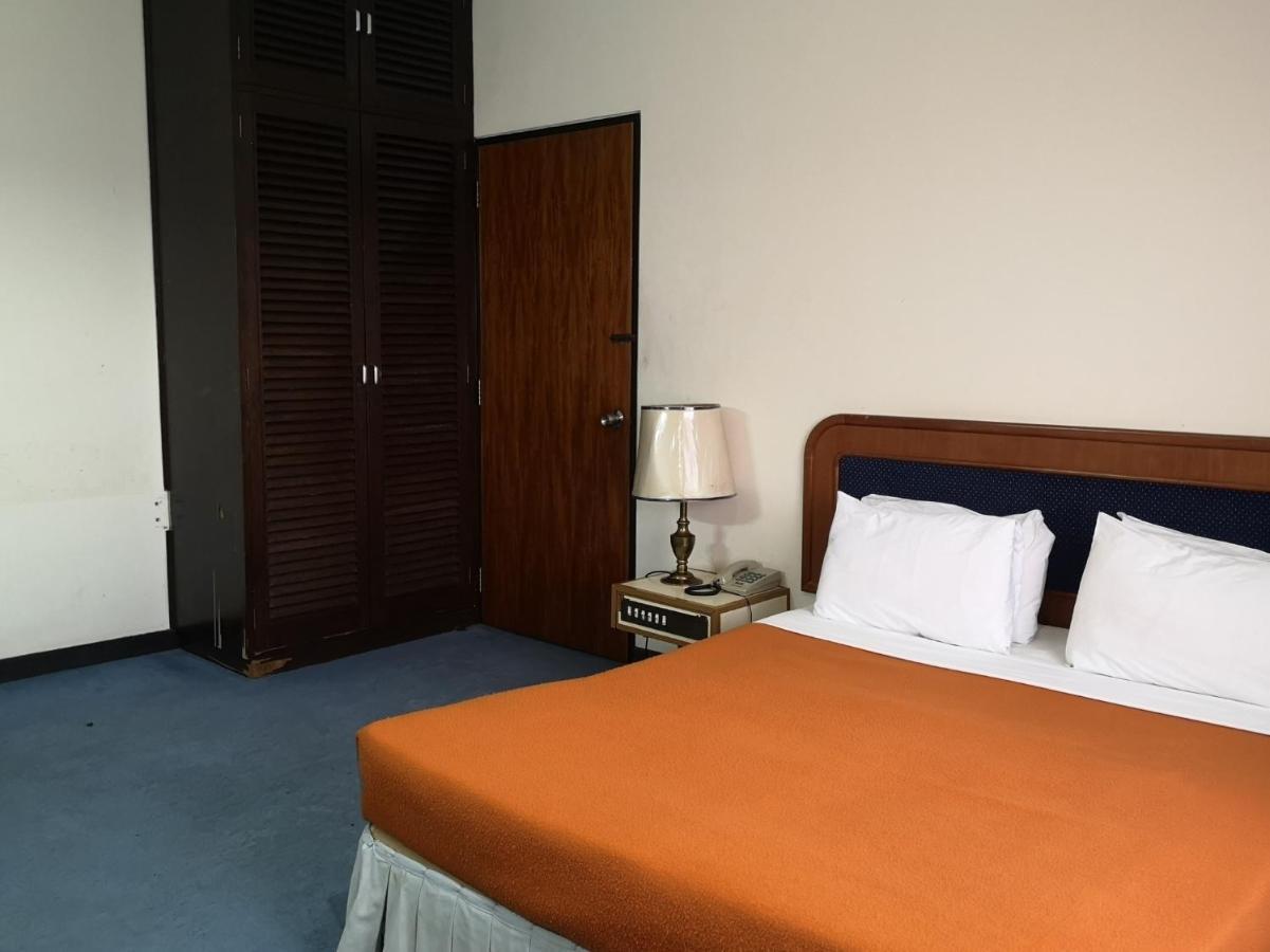 Oyo 89692 Perkasa Hotel Tenom Zewnętrze zdjęcie